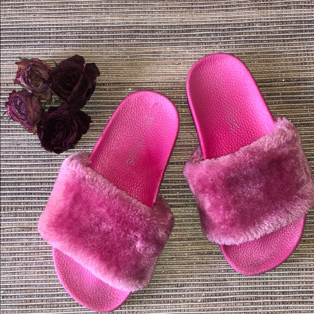 YoKids Girls Pink Faux Fur Slides Flip Flop
